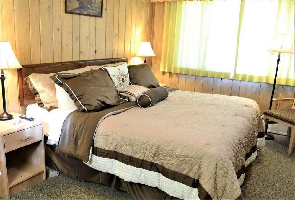 آيرونوود Royal Motel المظهر الخارجي الصورة